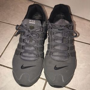 Men’s size 10 Nike shocks